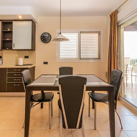Villa Ample At Coast