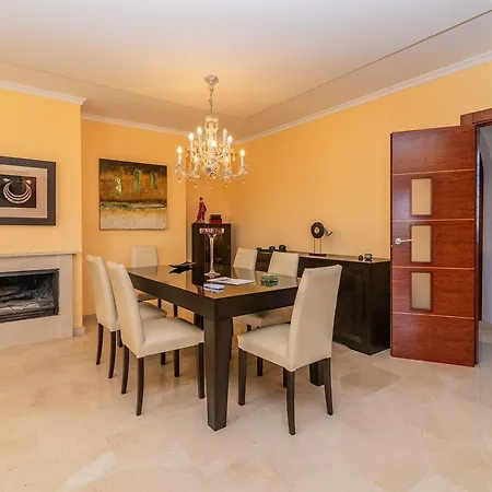 Villa Ample At Coast *